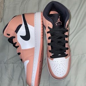 Jordan 1 Mid Pink Quartz